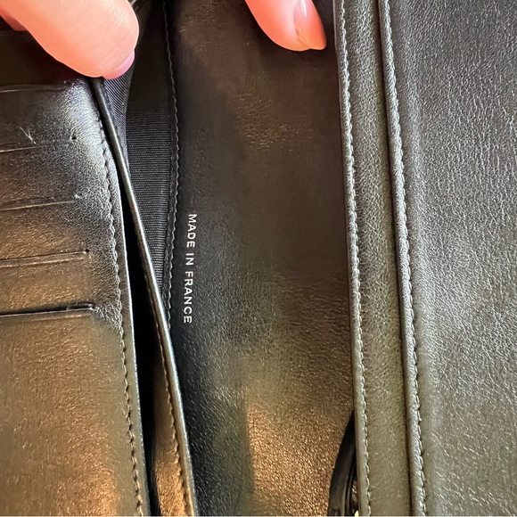 CHANEL 100% Authentic Black Patent Leather Wallet.  Like New. - Picture 6 of 13